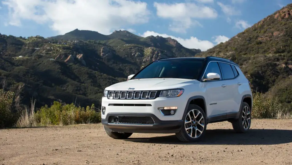What is the Difference between Jeep Compass Sport And Latitude